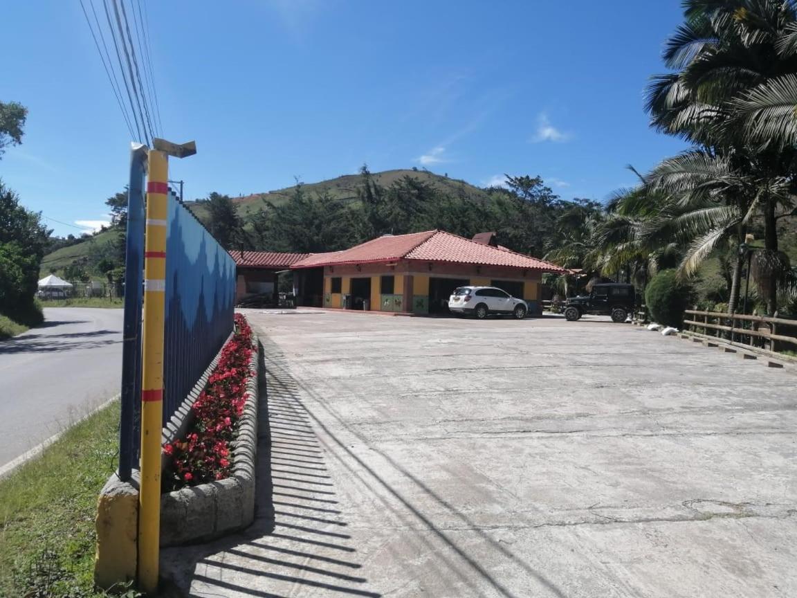 Hotel El Potrillo El Penol  Eksteriør billede